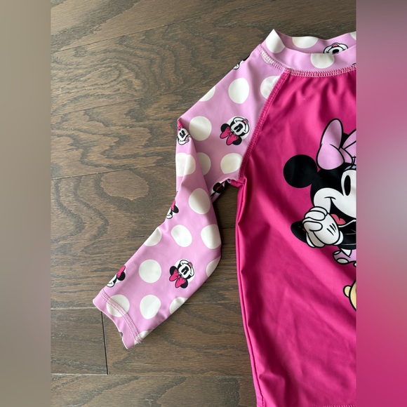 Disney Minnie Mouse Girls Swim Set Rash Guard Bikini XS 4–5 pink - Picture 16 of 16
